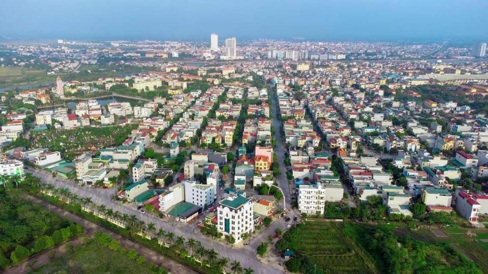 Отель Khach San Hoa Dong Phu Ly Экстерьер фото